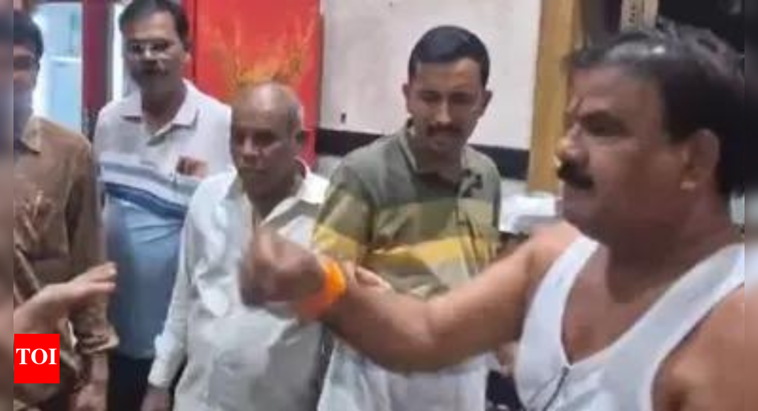 slapgate-row:-case-registered-against-sena-mla-for-slapping-canteen-worker