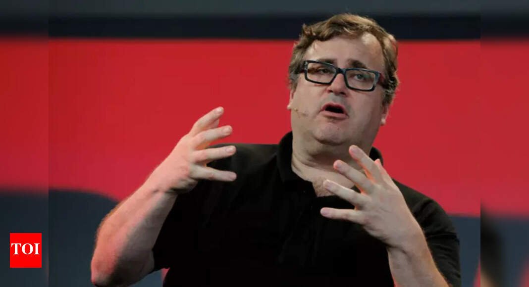 linkedin-cofounder-reid-hoffman-on-engineers-getting-$100-million-salaries-for-ai:-“if-you-think-this-individual-is-the-one-to-do-it,-then…”