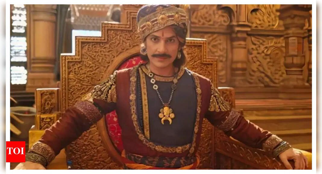 exclusive-–-chakravarti-samrat-prithviraj-chauhan’s-mukesh-tripathi-on-his-fitness-and-food-habits;-says”satvik-raho,-satvik-khao”