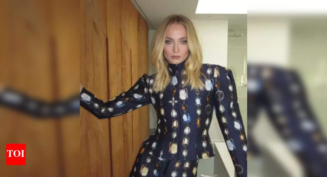 sophie-turner,-boyfriend-peregrine-pearson-pack-pda-in-london-after-split-rumors
