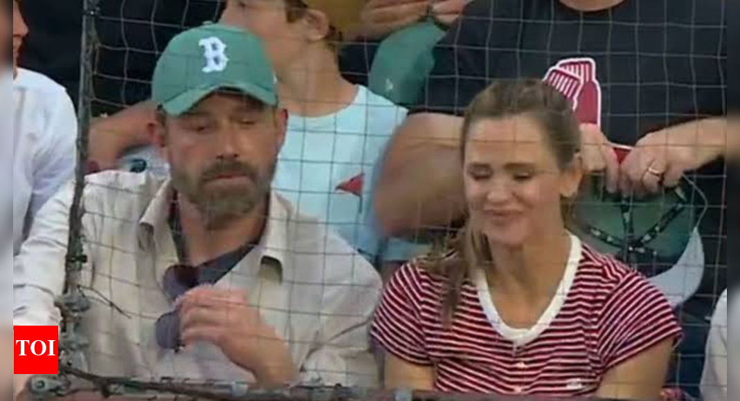 ben-affleck-and-jennifer-garner-go-viral-after-surprising-fans-at-red-sox-game