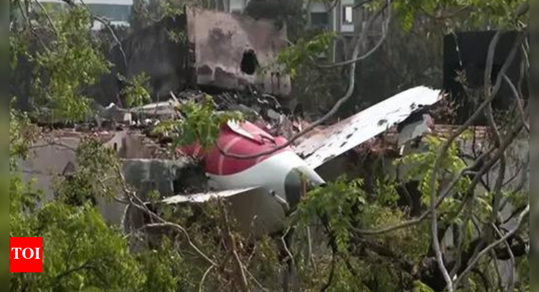 ahmedabad-plane-crash:-no-recommendations-for-boeing,-ge-for-now,-states-aaib-report