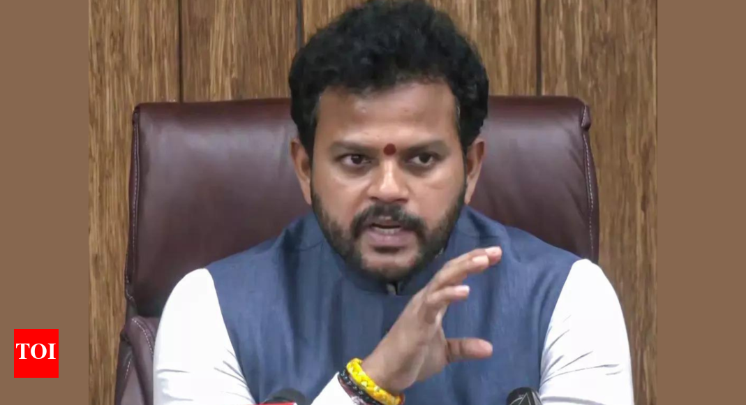 air-india-crash:-‘don’t-jump-to-any-conclusion’,-says-aviation-minister-ram-mohan-naidu-on-aaib’s-preliminary-report