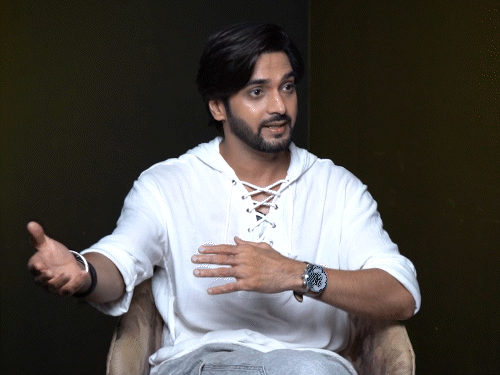 इंजीनियरिंग-की-नौकरी-छोड़-एक्टिंग-की-राह-चुनी:पति-ब्रह्मचारी-फेम-आशीष-दीक्षित-बोले-जॉब-में-खुशी-नहीं-थी,-जिंदगी-में-कुछ-अलग-करना-था