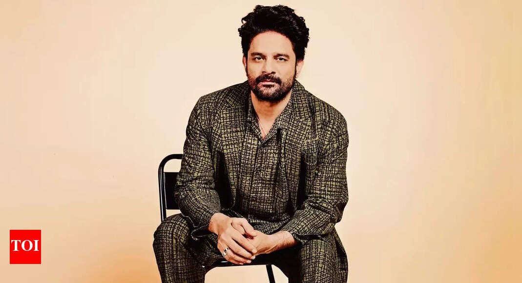 jaideep-ahlawat-reveals-he-used-to-have-40-rotis-and-1.5litres-of-milk-everyday-and-never-gained-weight:-‘because-you-are-eating-and-burning-it-all’