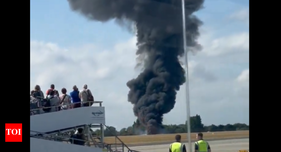 jet-crashes-at-london-southend-airport-shortly-after-take-off;-casualties-feared