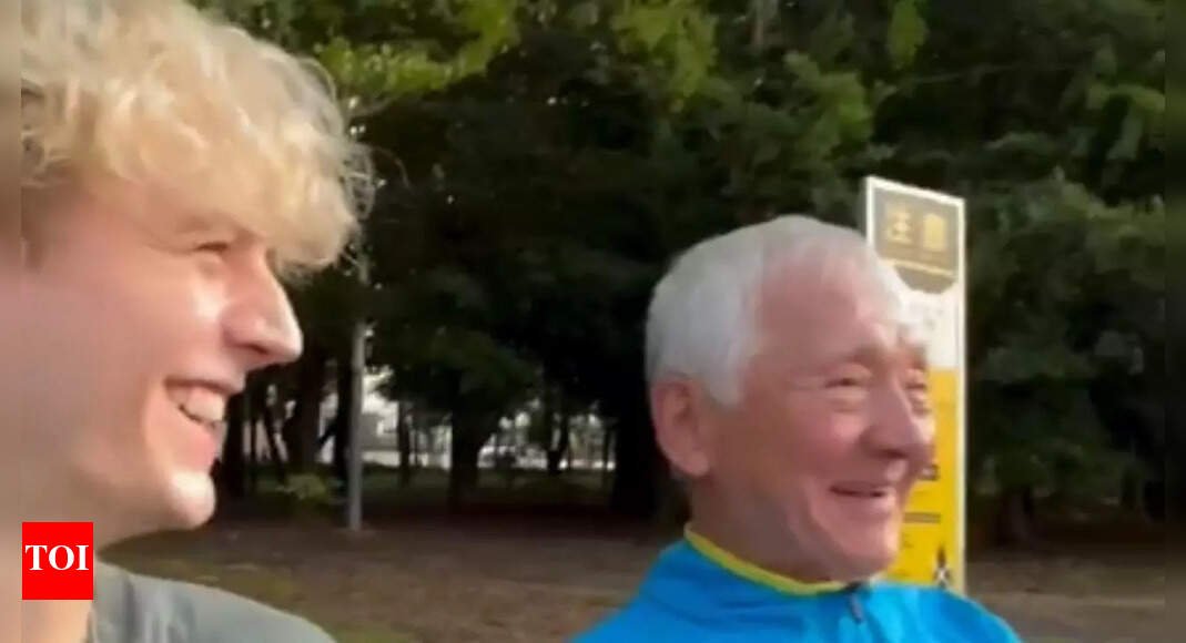 ‘this-would-never-happen-in-us’:-netizens-praise-japanese-grandpa’s-conversation-with-american-man