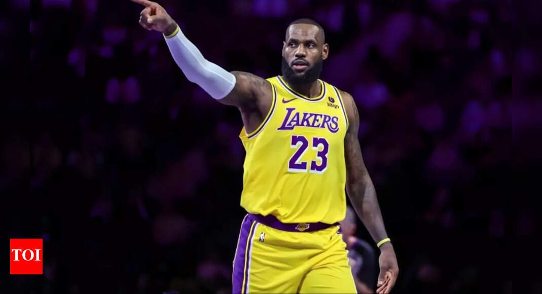 nba-trade-rumors:-golden-state-warriors-could-sgin-$52.6-million-los-angeles-lakers-superstar,-improving-his-odds-at-5th-championship-title