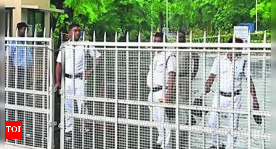 kolkata-b-school-rape-probe-hits-wall-as-‘survivor’,-her-advocate-father-won’t-speak