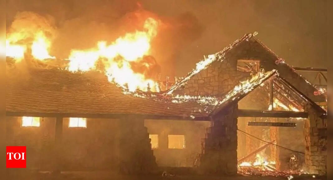 grand-canyon-lodge-fire:-inside-the-century-old-history-of-the-lodge-that’s-now-destroyed-by-wildfire
