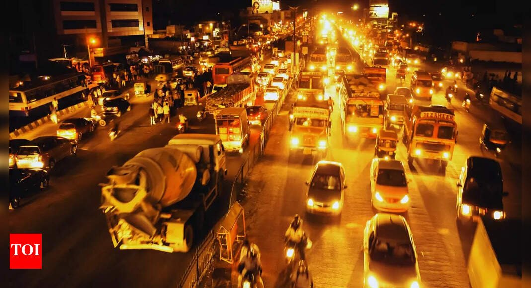 layoff-jitters:-as-bengaluru-techies-flock-to-office,-traffic-worsens-on-outer-ring-road;-engineers-say,-‘we-need-better-infrastructure,-not-just-wfh’