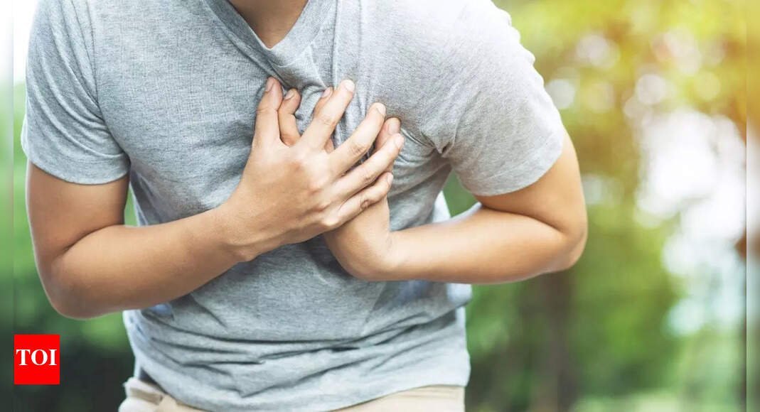 not-all-chest-pain-means-a-heart-attack:-it-could-be-angina;-understanding-its-signs,-causes,-and-key-difference