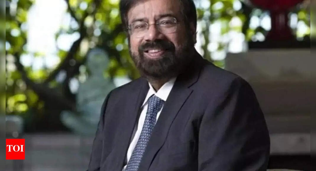 billionaire-harsh-goenka-on-trump’s-25%-tariff-on-india:-no-need-to-panic