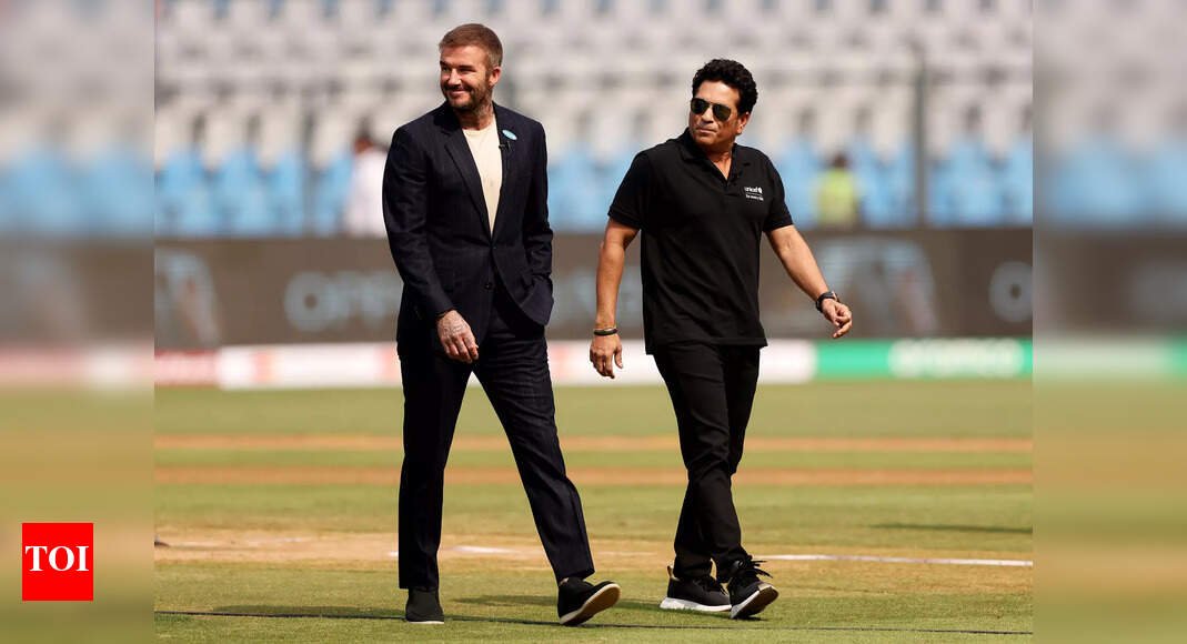 from-messi-to-pele-and-maradona:-famous-footballers-to-visit-india-–-see-pictures