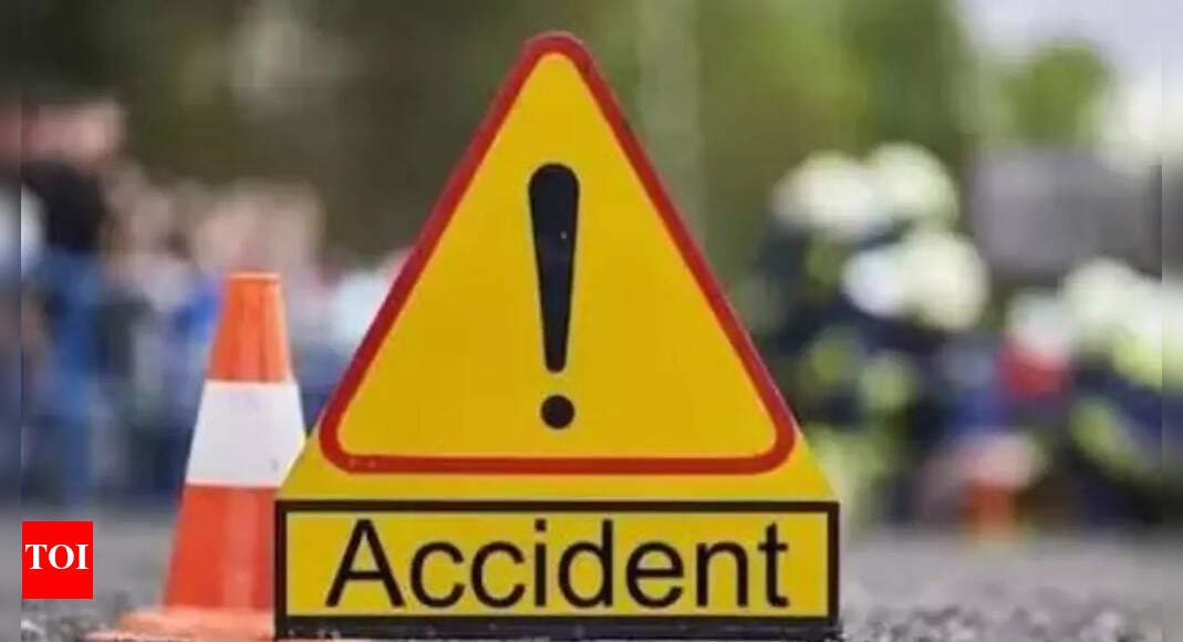 odisha-accident:-van-carrying-osap-jawans-rams-into-stationary-truck-in-angul;-13-injured