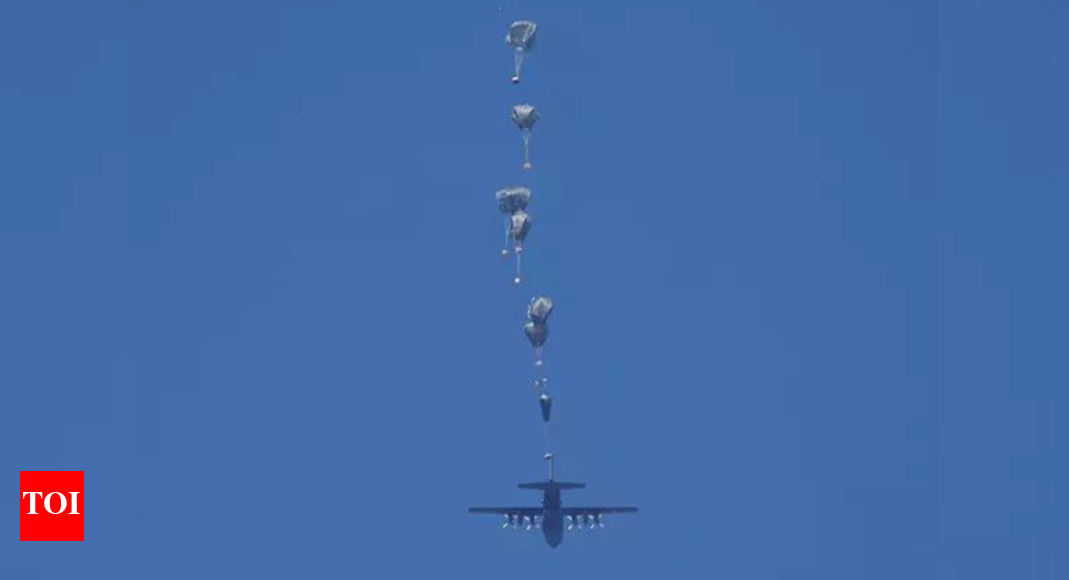 126-packages,-six-countries:-israel-airdrops-aid-in-gaza