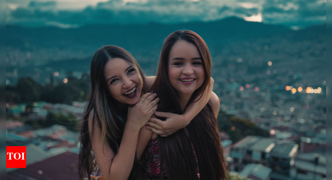 national-sister’s-day-2025:-top-50-wishes,-messages,-and-quotes-to-share