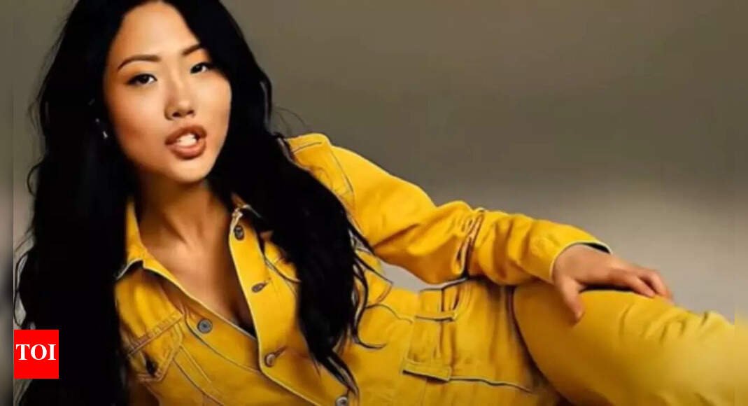 ‘my-jeans-are-yellow’:-influencer-tiffany-fong,-who-refused-to-have-elon-musk’s-baby,-recreates-viral-sydney-sweeney-ad