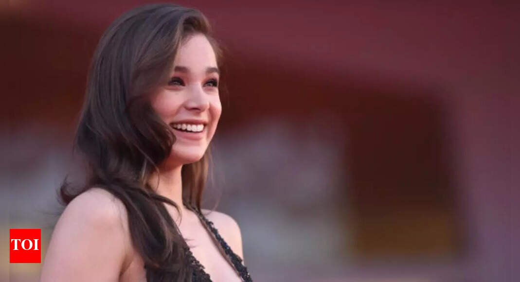 hailee-steinfeld’s-latest-workout-photos-break-the-internet