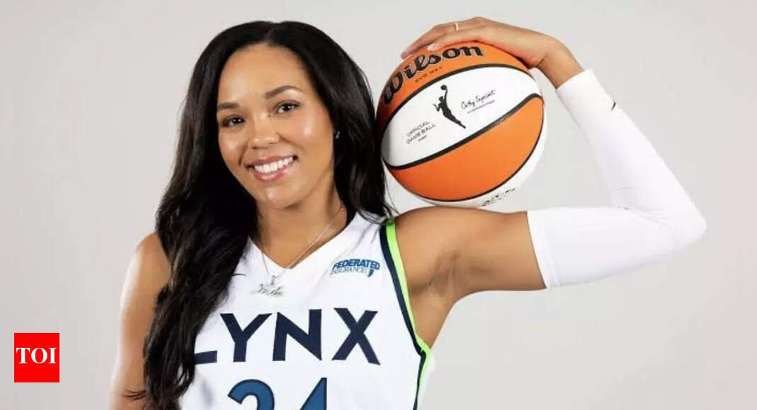 napheesa-collier-exits-game-injured-as-lynx-make-wnba-history-against-aces