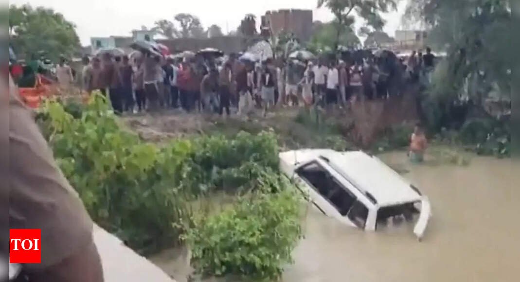 uttar-pradesh-accident:-11-devotees-dead-as-suv-plunges-into-canal;-cm-yogi-adityanath-announces-rs-5l-aid