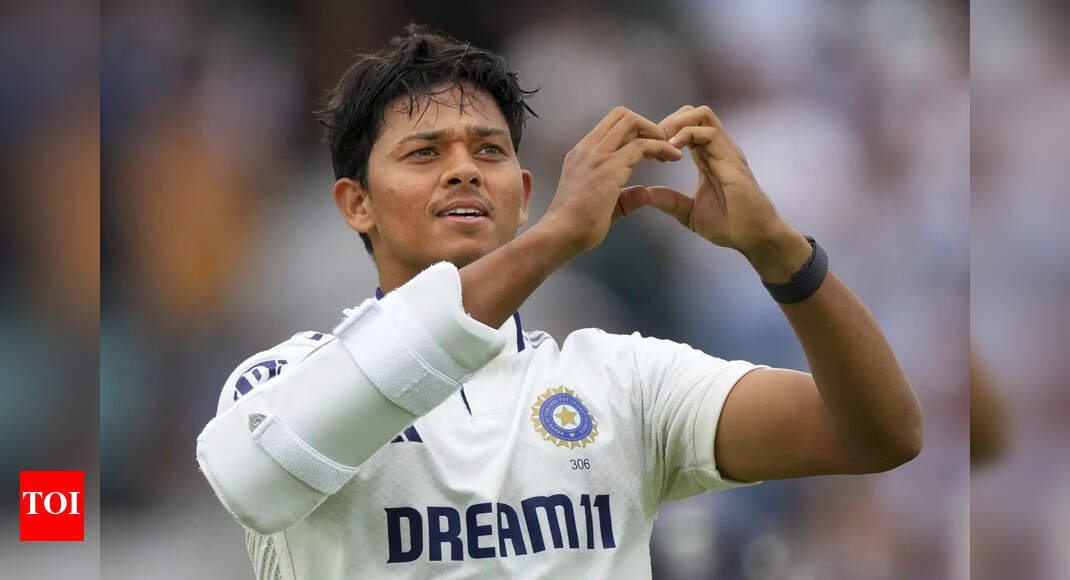 ind-vs-eng-5th-test:-‘for-my-mom-and-dad’-–-emotional-yashasvi-jaiswal-reacts-to-scoring-century-in-front-of-parents-|-watch