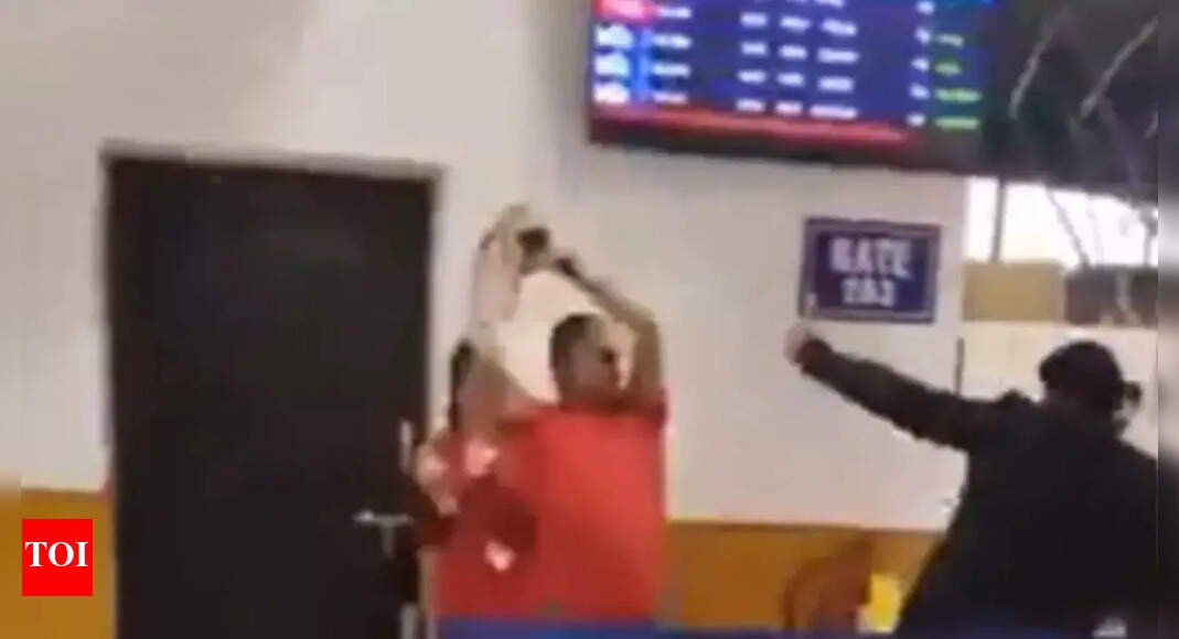 army-officer-booked-for-assaulting-spicejet-staff:-fir-after-four-hospitalised;-airline-seeks-ban