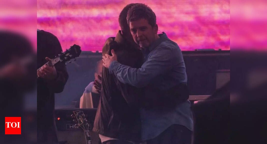 man-dies-after-falling-at-oasis-gig-in-london;-police-pronounce-him-‘dead-at-the-scene’