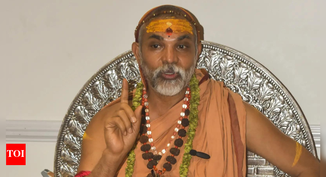 malegaon-blast-verdict:-shankaracharya-says-‘don’t-link-terrorism-with-colour’