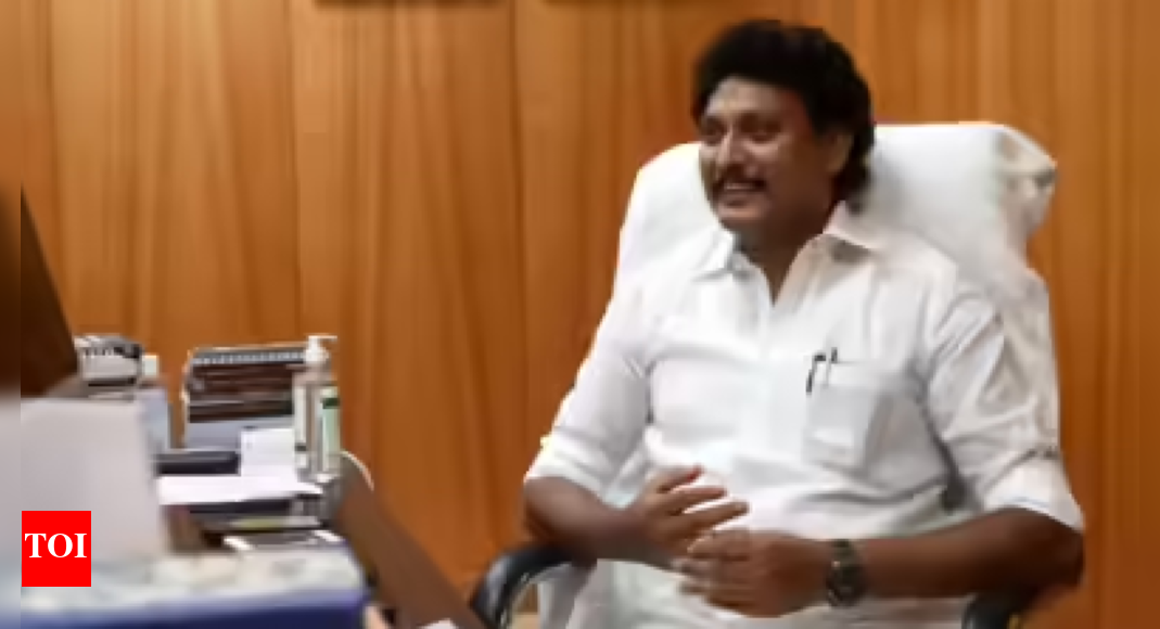 teachers-should-put-in-extra-effort-to-help-students-understand-subjects:-minister