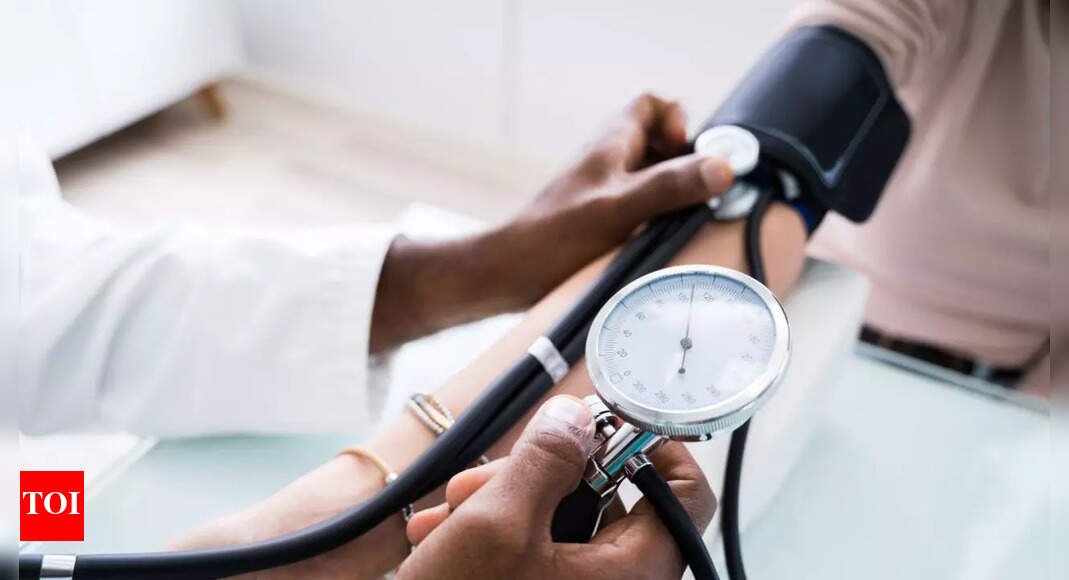 cardiologist-explains-how-to-correctly-measure-blood-pressure-at-home