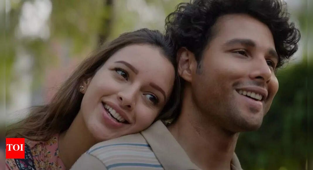 ‘dhadak-2’-box-office-collection-day-4:-siddhant-chaturvedi-triptii-dimri’s-film-earns-just-rs-1.4-crore-on-monday;-faces-heat-from-‘mahavatar-narsimha’-and-ajay-devgn’s-‘son-of-sardaar-2’