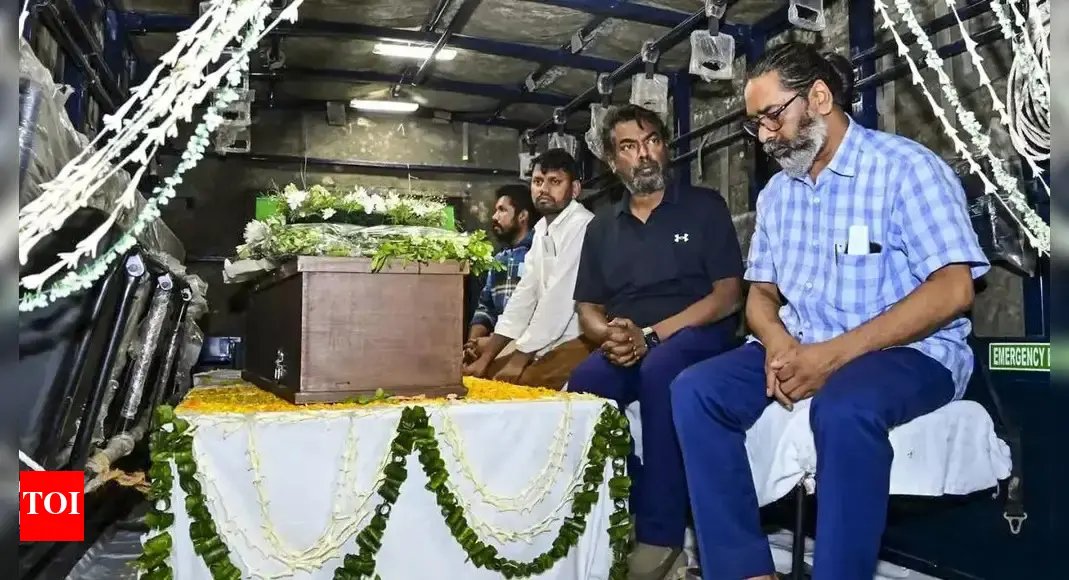 ‘toughest-days-of-my-life’:-hemant-soren-pens-emotional-note-after-father-shibu-soren’s-death;-recalls-why-he-was-called-‘dishom-guru’