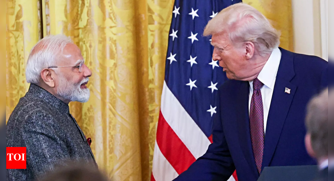 tariff-threat:-congress’s-‘dost-dost-na-raha’-swipe-at-pm-modi;-mocks-‘howdy-modi’,-‘namaste-trump’-events
