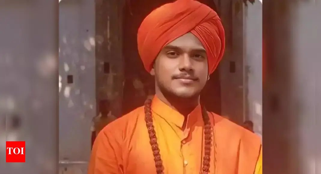 ‘never-hid-my-past’:-seer-ousted-from-mutt-after-aadhaar-reveals-muslim-roots