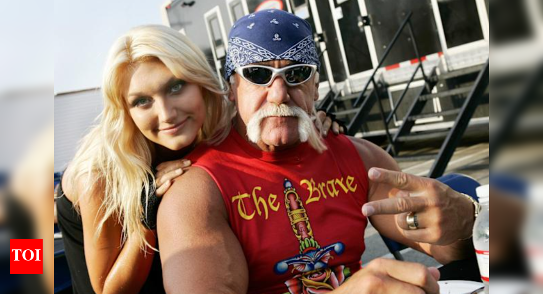 hulk-hogan-reportedly-begged-forgiveness-from-daughter-brooke-in-last,-tearful-conversation-before-death