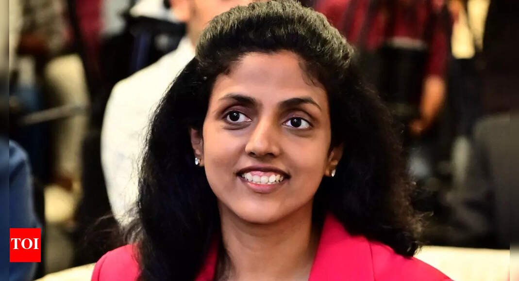 chennai-grand-masters:-with-daughter-in-tow,-‘guilt’-free-harika-takes-on-the-best