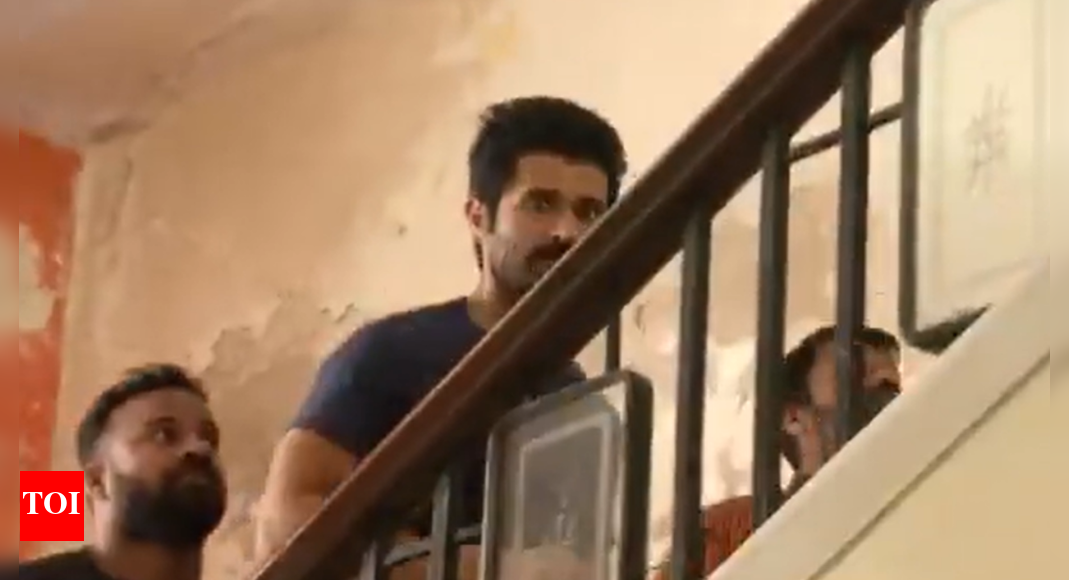 vijay-deverakonda-appears-before-ed:-actor-questioned-in-online-betting-linked-pmla-case;-rana-daggubati,-lakshmi-manchu-also-summoned