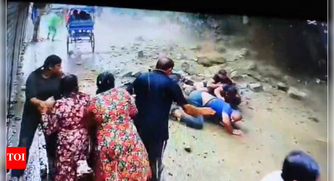 landslide-scare-in-haridwar:-3-bike-borne-youths-narrowly-escape;-video-goes-viral
