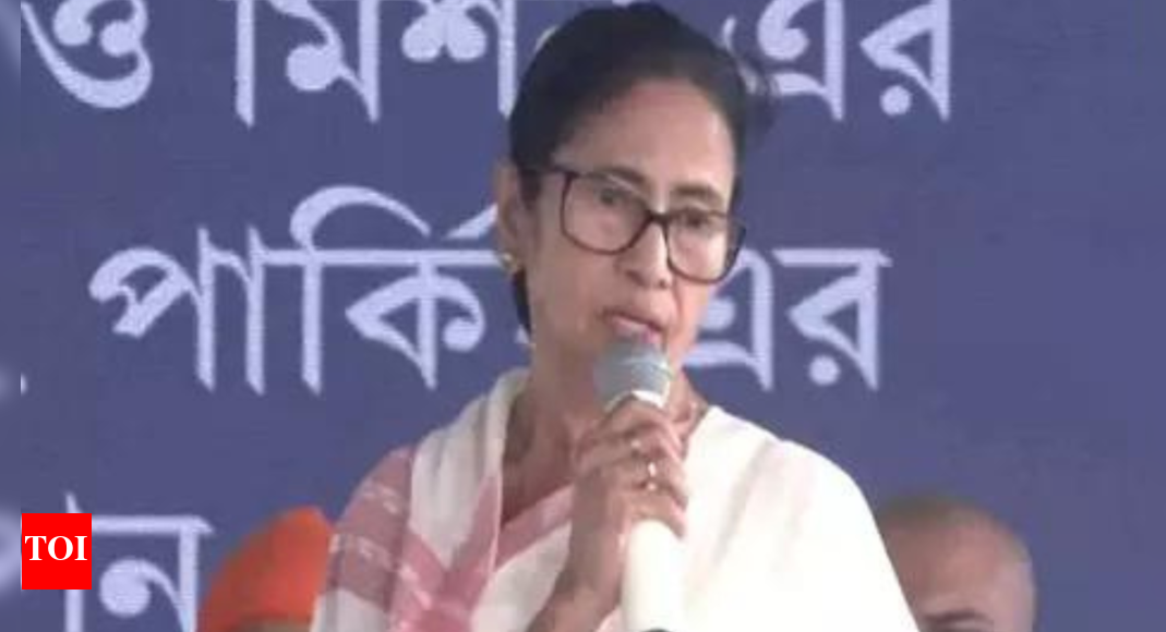 bengali-row:-mamata-leads-rally;-attacks-centre-over-nrc,-voter-list-revision