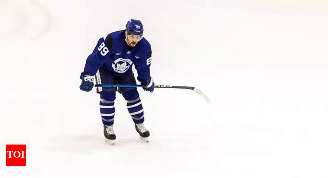 maple-leafs’-playoff-gamble:-nick-robertson-stays;-auston-matthews-eyes-deeper-nhl-run