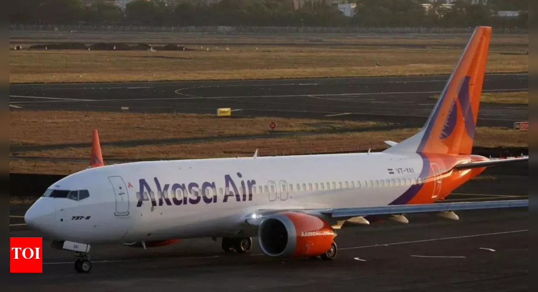 akasa-air-pilot-examiner-gets-6-mth-suspension