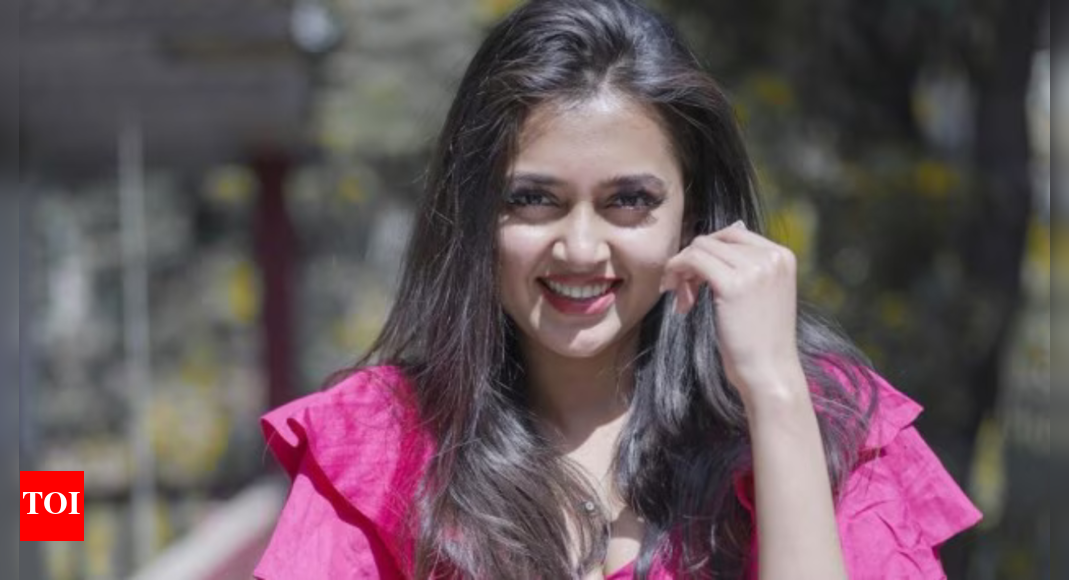 naagin-actress-tejasswi-prakash-says-she-would-go-bald-for-a-role;-calls-it-the-beauty-of-acting