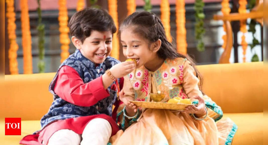 happy-raksha-bandhan:-20+-wishes,-messages,-quotes,-images,-facebook-&-whatsapp-status