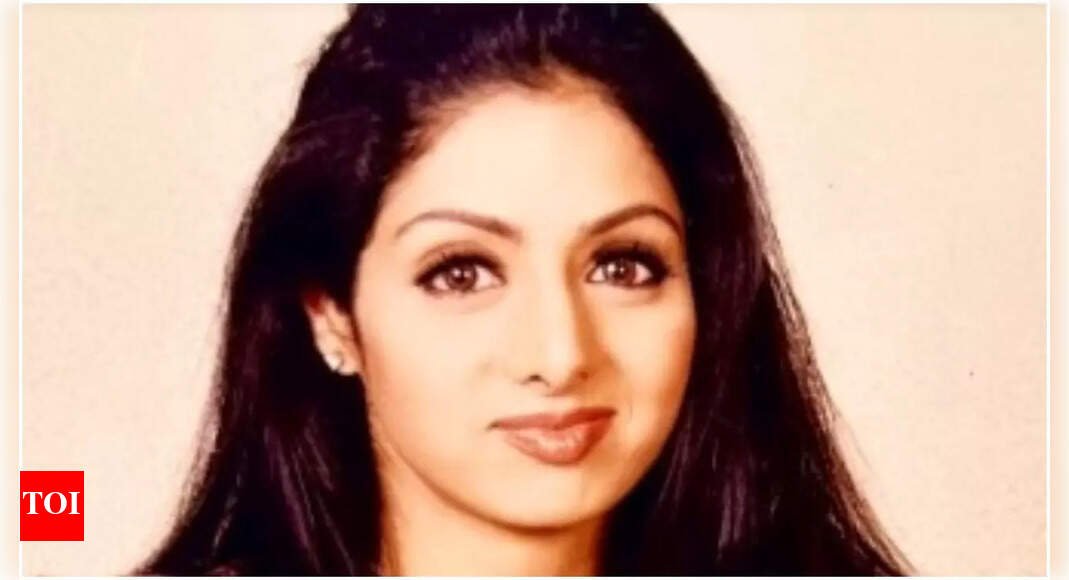 khushi-kapoor-shares-rare-photo-of-her-mother-sridevi-ahead-of-late-actress’s-62nd-birth-anniversary