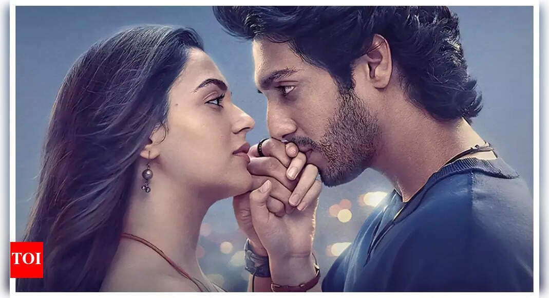 ‘saiyaara’-box-office-collection-day-21:-ahaan-panday-and-aneet-padda-starrer-ends-week-3-with-rs-308-crore-haul