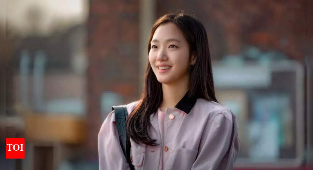 ‘you-and-everything-else’-wraps-filming:-release-date,-plot,-and-all-you-need-to-know-about-the-kim-go-eun-and-park-ji-hyun-starrer