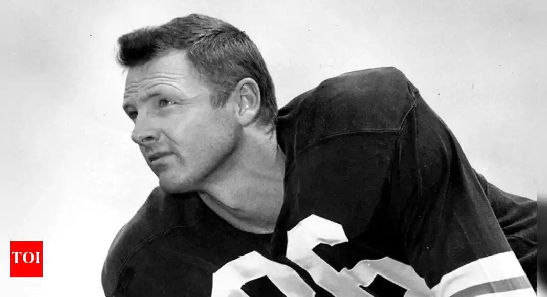billy-howton-former-green-bay-packers-star-and-nflpa-founder-passes-away-at-95