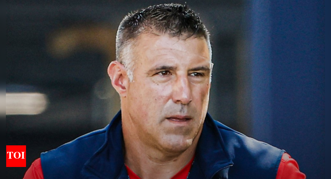 “cut-my-d*ck-off”:-mike-vrabel-reveals-surprising-sacrifice-he-would-make-to-win-a-super-bowl-as-titans-coach