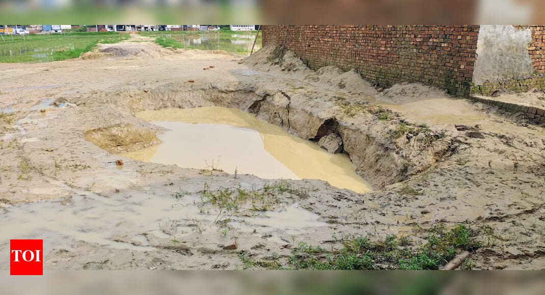 nhrc-notice-to-up-govt,-dgp-over-death-of-3-kids-in-pit-dug-by-builder